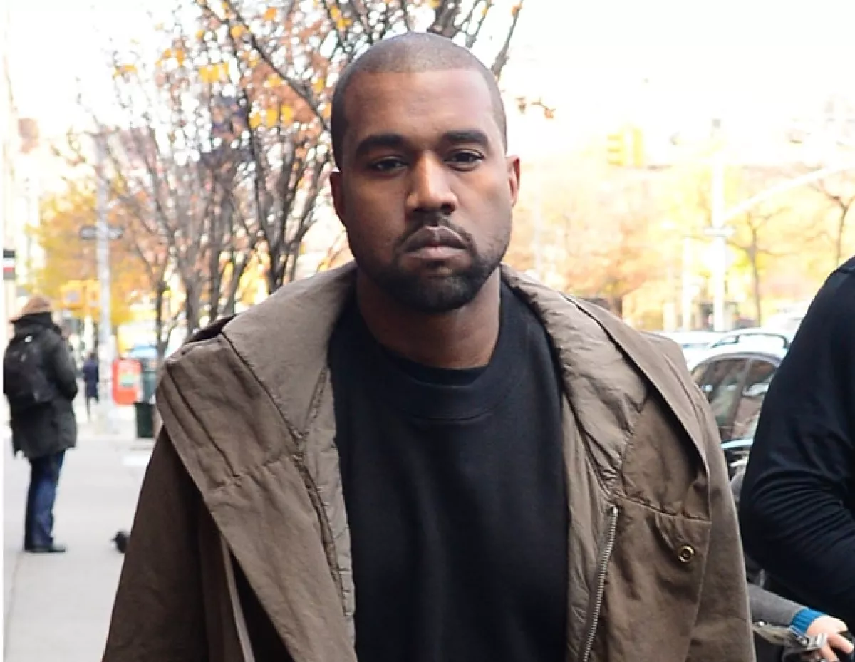 Kanye dijo en una estación de radio que el principal directivo de Louis Vuitton, se arrepentirá por haberlo rechazado.