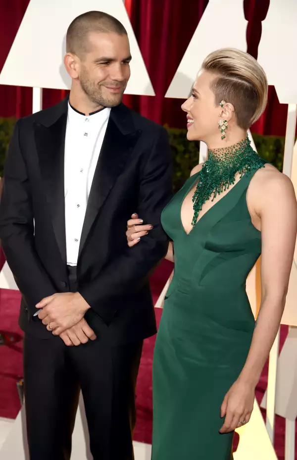 Scarlett Johansson y Romain Dauriac Oscars