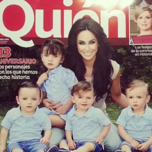La cumpleañera no dejó de presumir la porta de Quién, donde aparece con Inés, Javier, Diego y Bruno.