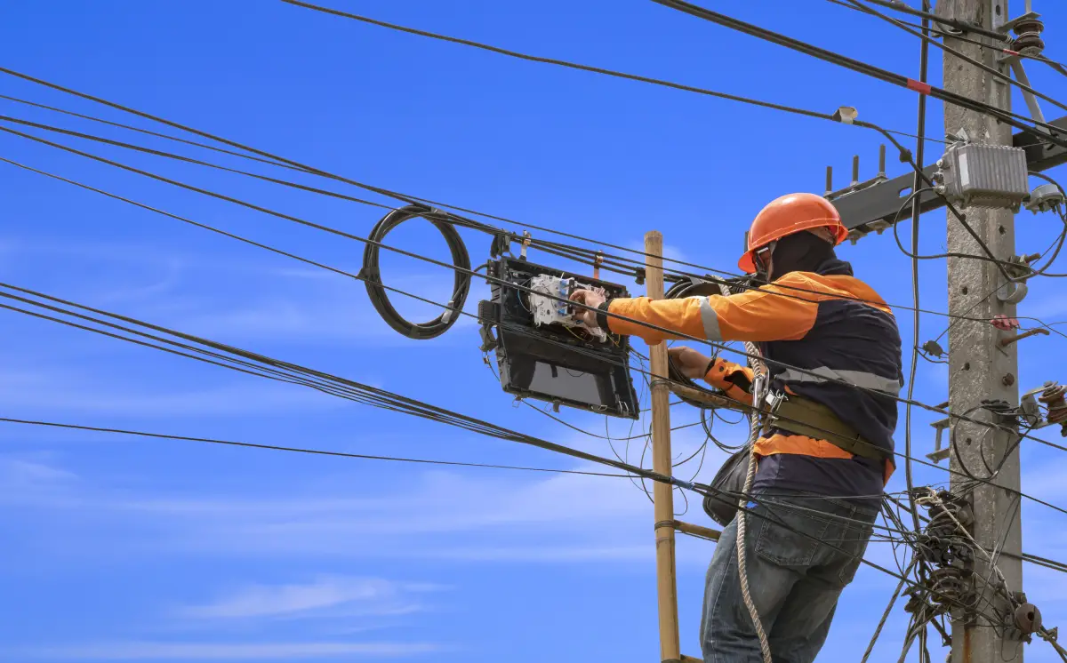 La CDMX es una de las entidades a nivel nacional que ya ha empezado el retiro de cable en desuso. 