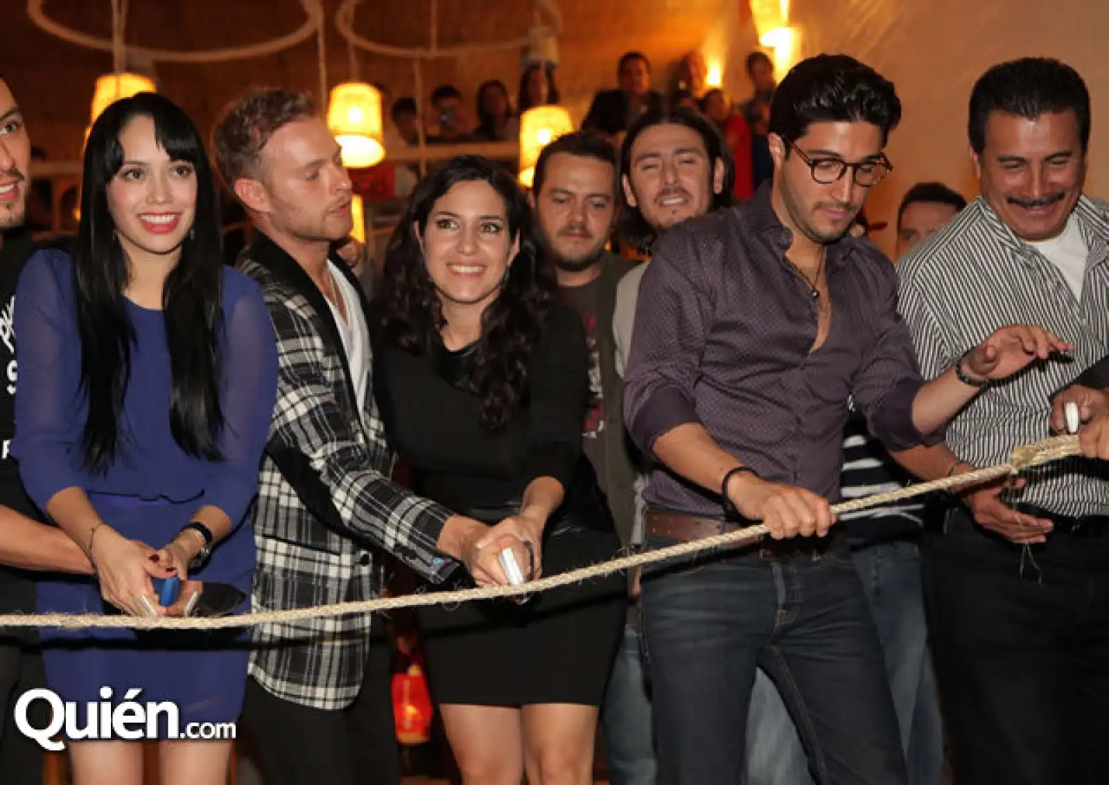En el corte del listón: Maya Zapata, Luis Ernesto Franco, Tiaré Scanda y Alex Esparza.