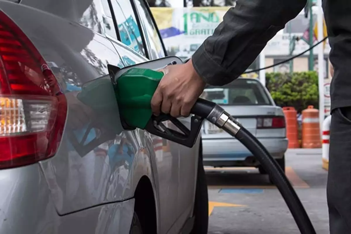 La legislación plantea, entre otros puntos, que haya más gasolineras además de las de Pemex y liberar los precios de los combustibles.