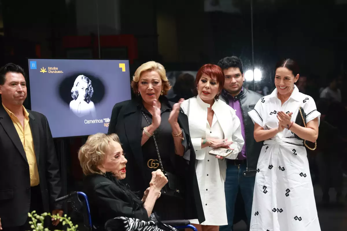 Silvia Pinal,  Sylvia Pasquel, Alejandra Guzmán y  Stephanie Sa