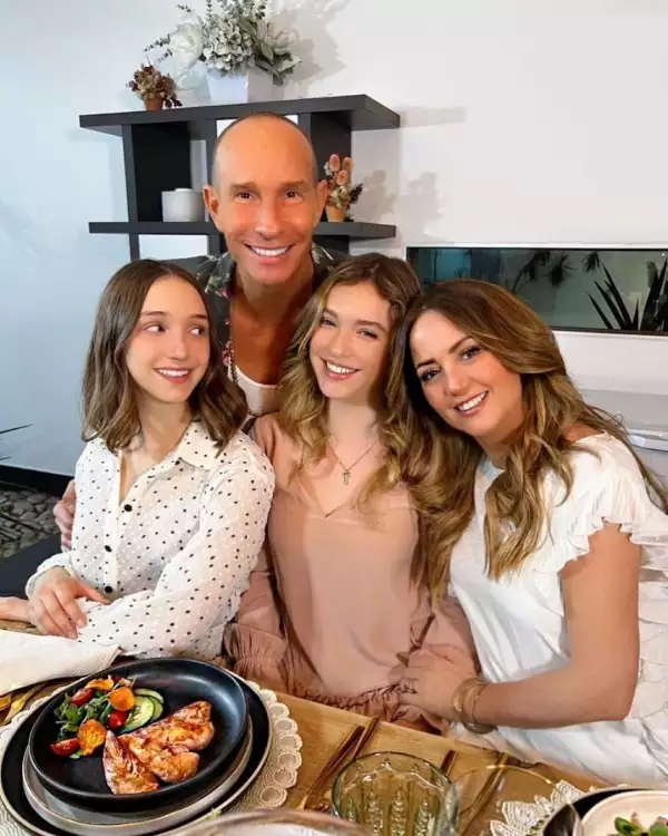 Mía, Erik, Andrea y Erik Rubín