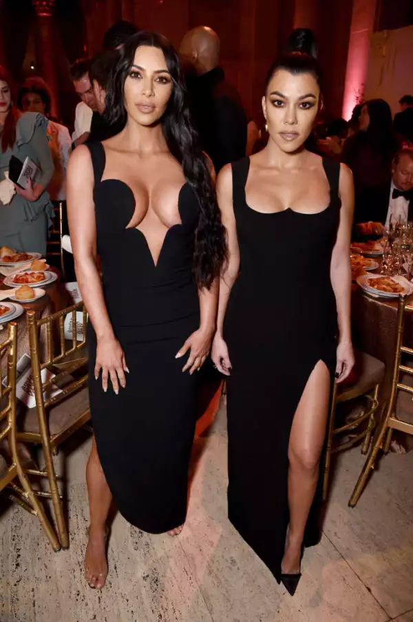 kim-kourtney-kardashian
