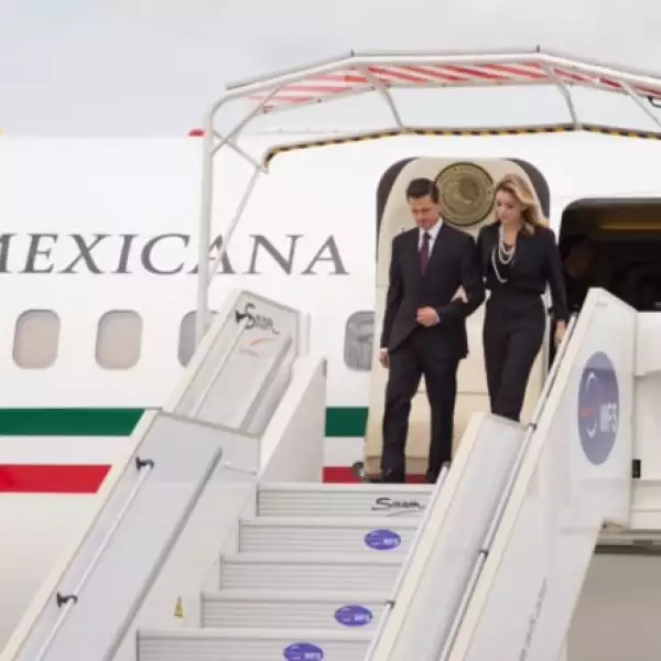 Peña Nieto y Angélica Rivera durante su llegada a Francia.