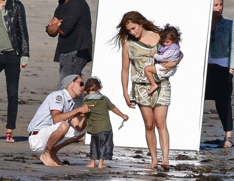 Jennifer Lopez y Marc Anthony durante una sesión de fotos el años pasado.