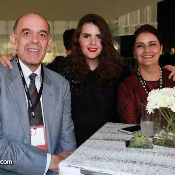 Javier,Cecilia y Cecilia Amigo