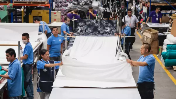 ¿Cómo cambian los turnos y el pago de horas extra en México con la jornada laboral de 40 horas? 