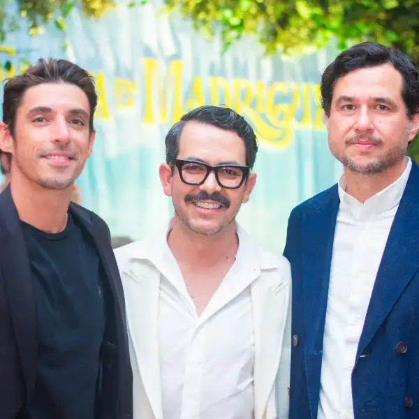 ALFOMBRA ROJA Y COCTEL FIESTA EN LA MADRIGERA
