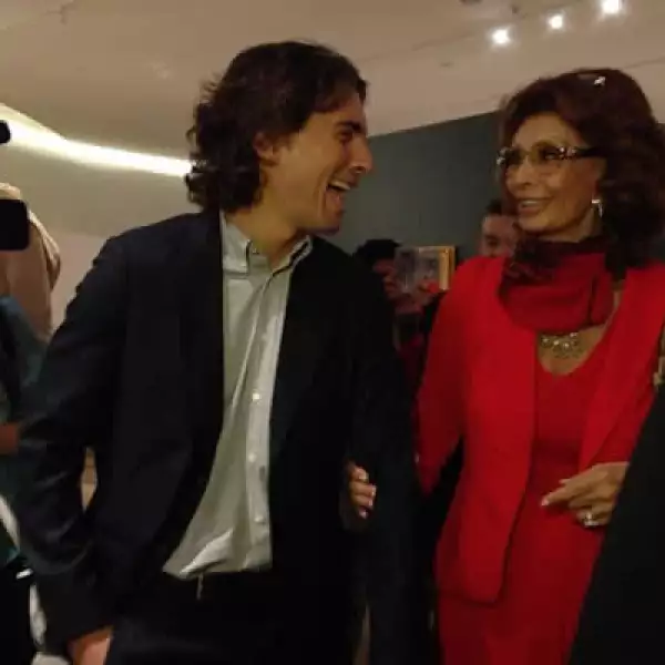 Carlo Ponti, hijo de la actriz, acompañó a Loren durante la inauguración.