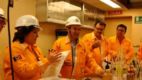 Trabajadores-de-Pemex-08