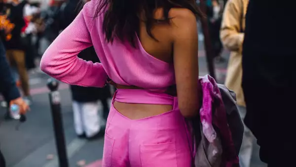 ropa-con-espalda-descubierta