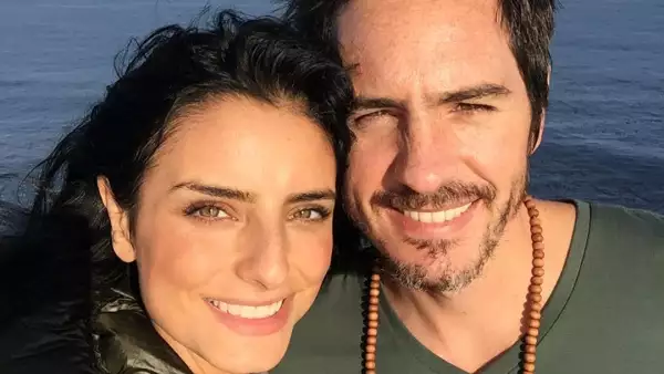 Aislinn Derbez y Mauricio Ochmann