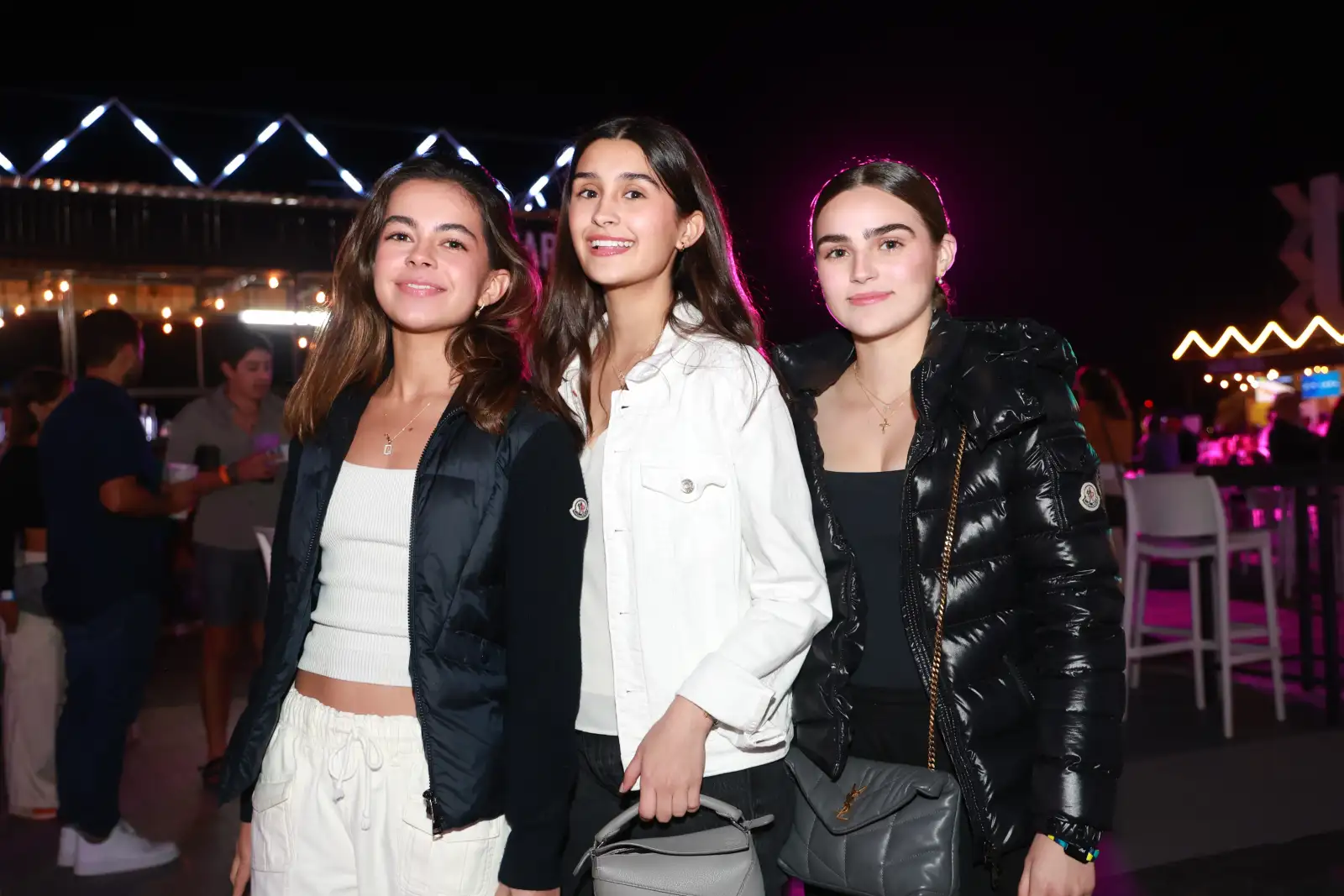 Tamara, Daniela y Natalia Lomelín 