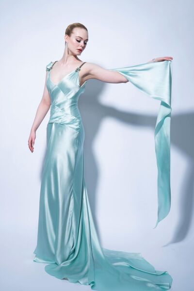 ellefanning_156219968_881442402647769_3584912784907166536_n.jpg