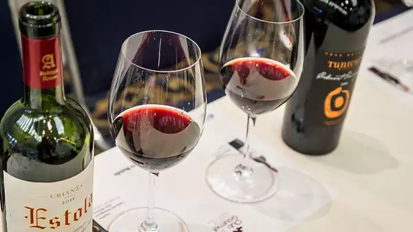 Los asistentes pudieron degustar exquisitos vinos.