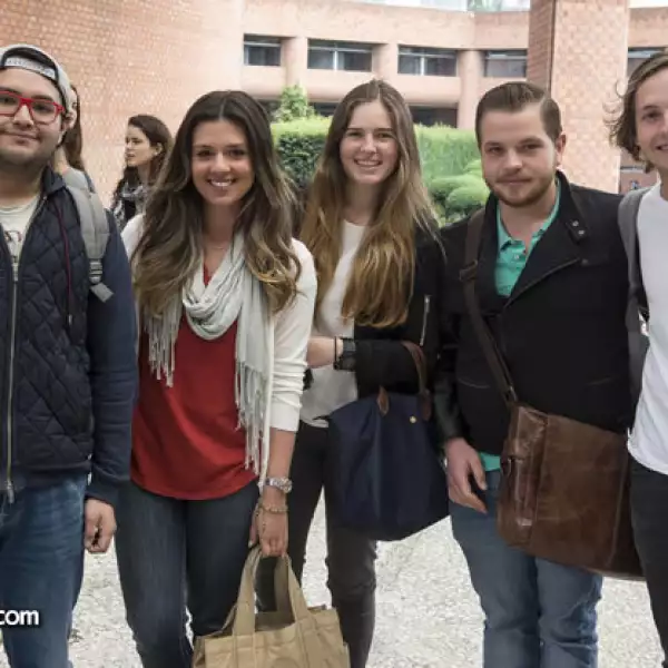 Víctor Ramírez, Elena Alcántara, Paola Albert,Luis Antonio Bravo y Sergio Borunet