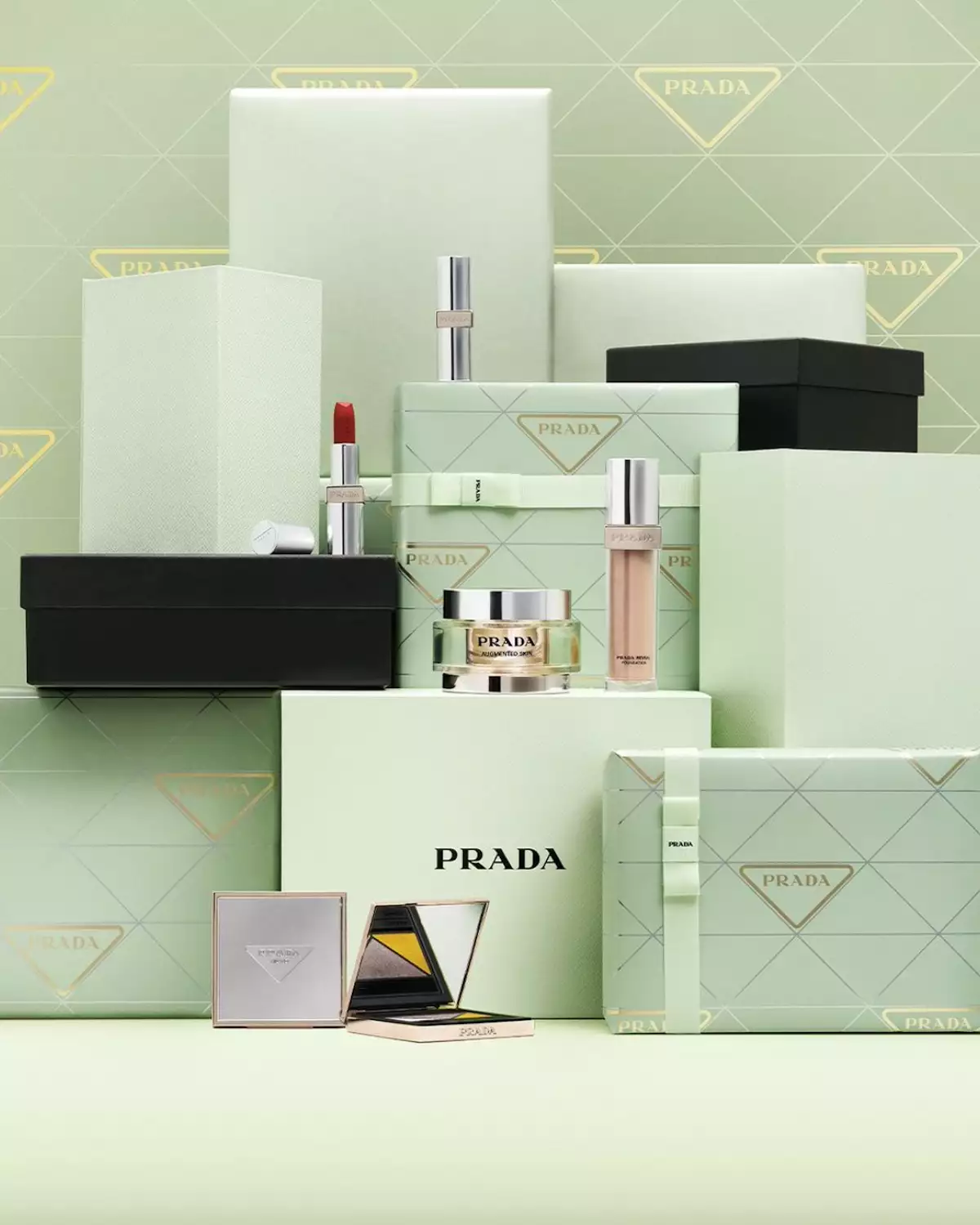 Prada Beauty  maquillaje y skincare