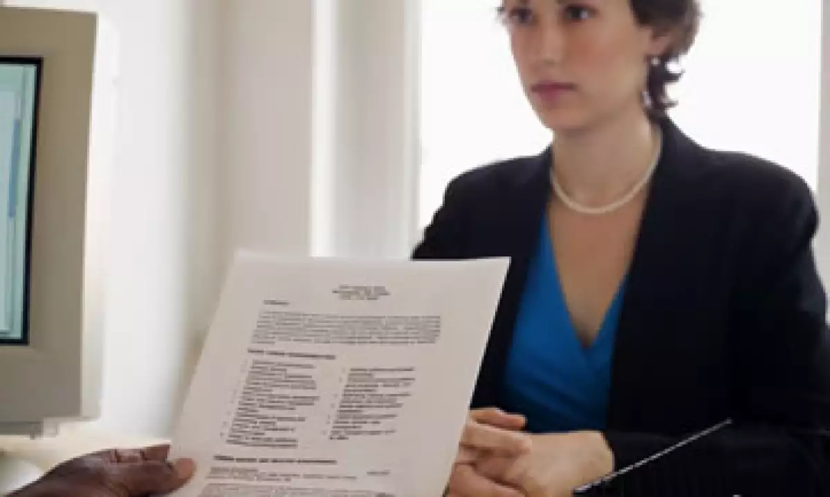 El currículum debe reflejar por qué el candidato se interesa en un puesto, tener buena redacción y ortografía e información actualizada. (Foto: Thinkstock)