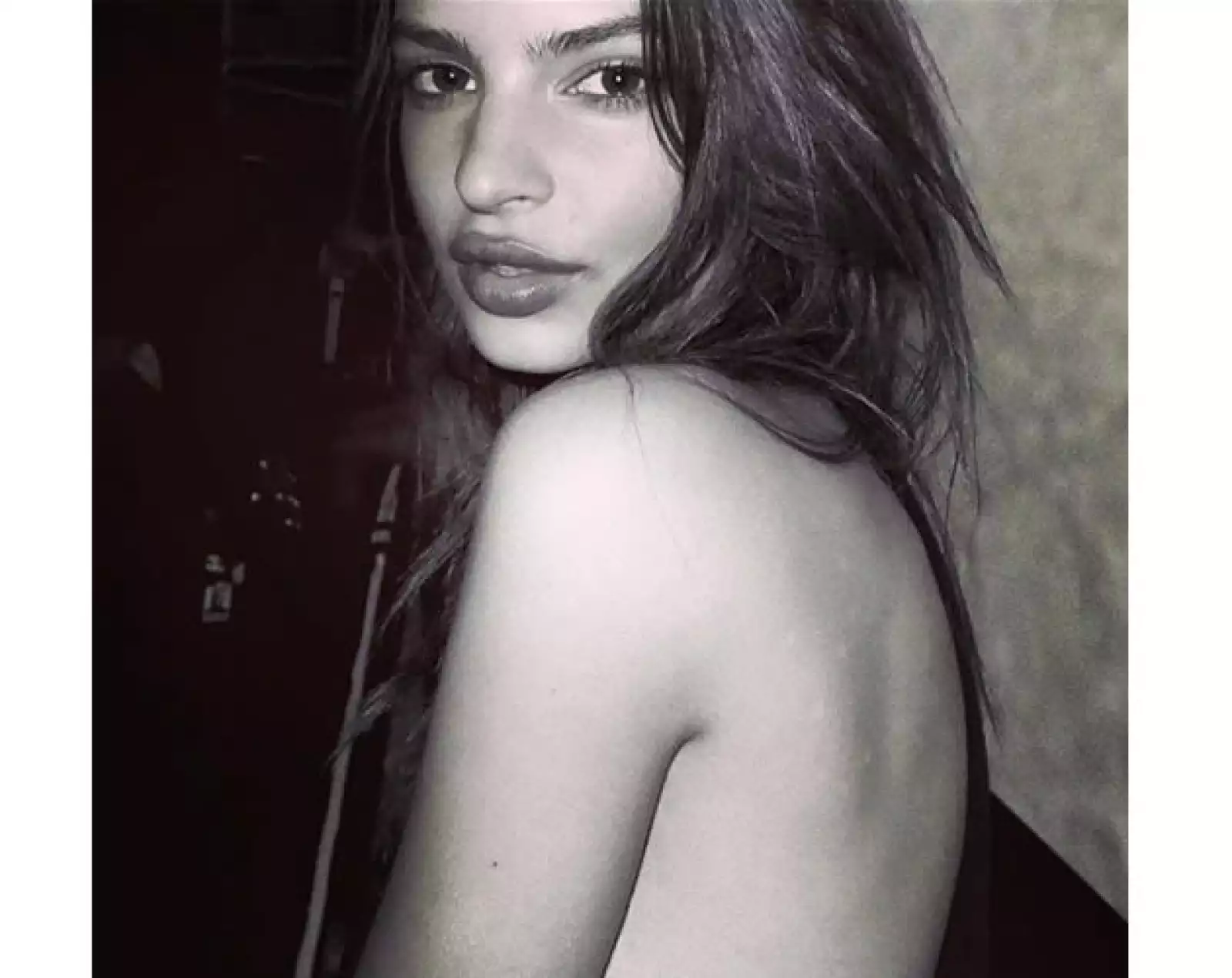 Emily Ratajkowski - (emrata)