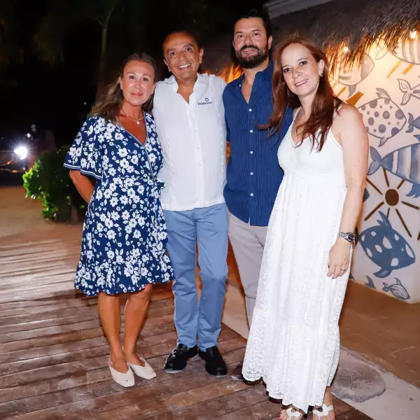 Millie y Alfonso Fernández con Alejandro y Pau Espinosa