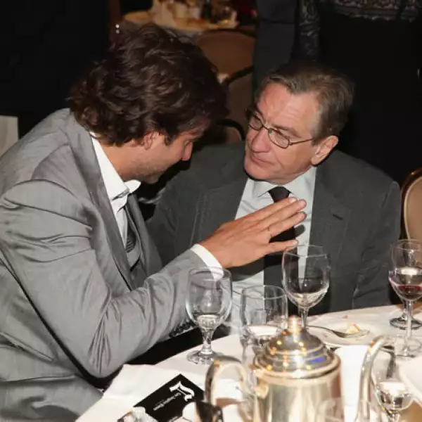 Robert DeNiro y Bradley Cooper fueron los más platicadores durante la noche.