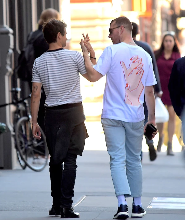 Sam Smith y Brandon Flynn
