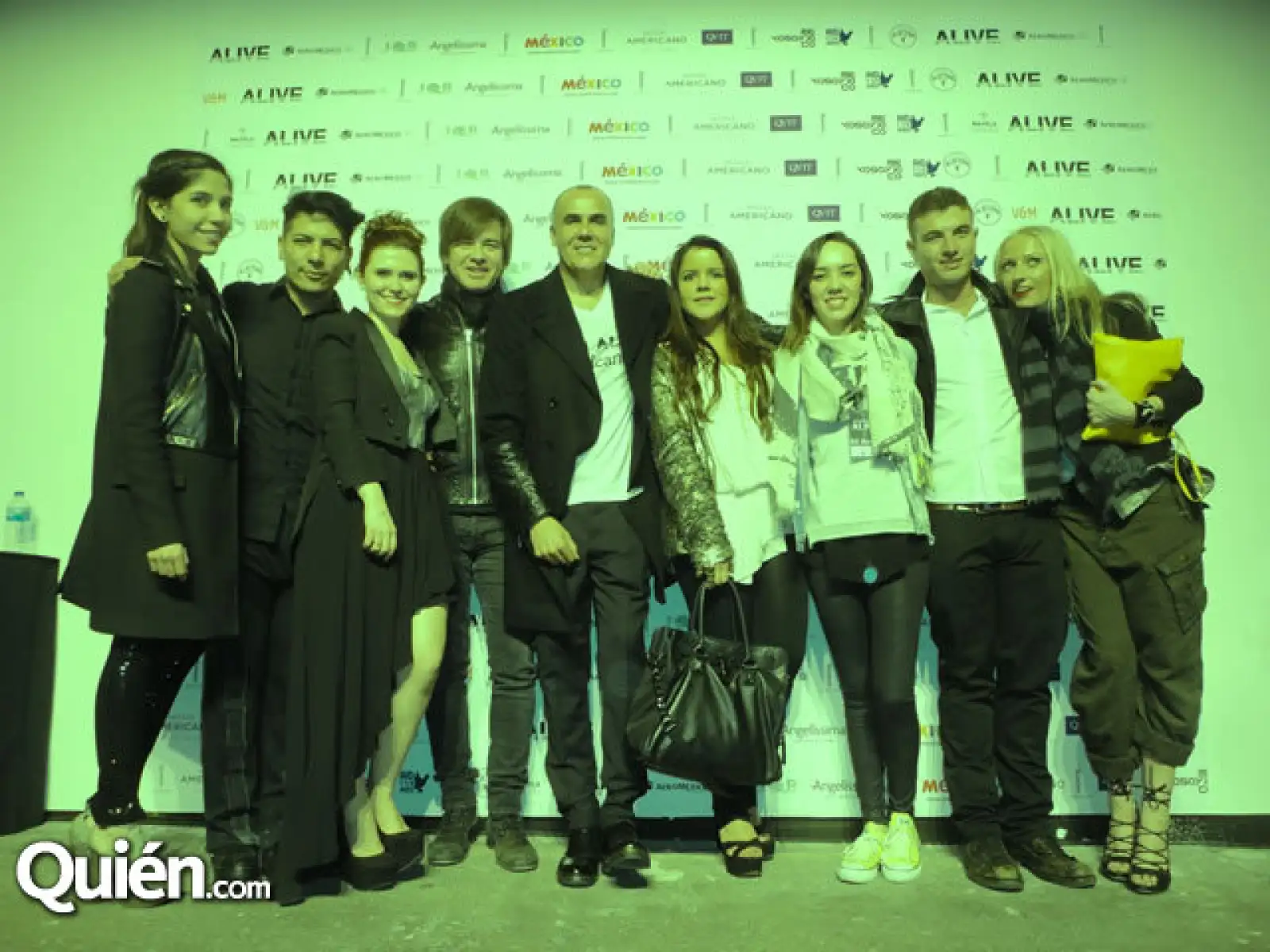 Ricardo Seco y todo su equipo de colaboradores al finalizar la presentación de `Alive´