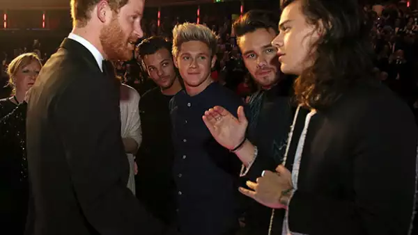 Ahora que el royal tuvo la oportunidad de conocer a la estrella pop y viceversa, el tema principal no fue política, fama o filantropía, sino su pelo.