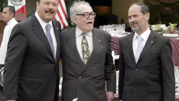 César Duarte, presidente de la Mesa Directiva de la Cámara de Diputados, el premio nobel de literatura Gabriel García Márquez y Gustavo Madero, presidente del Senado.