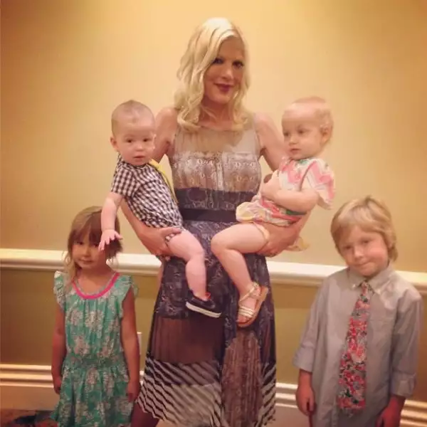 Tori Spelling.
