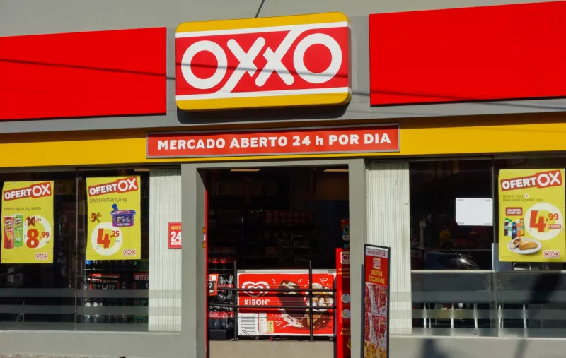 cuantas sucursales tiene oxxo