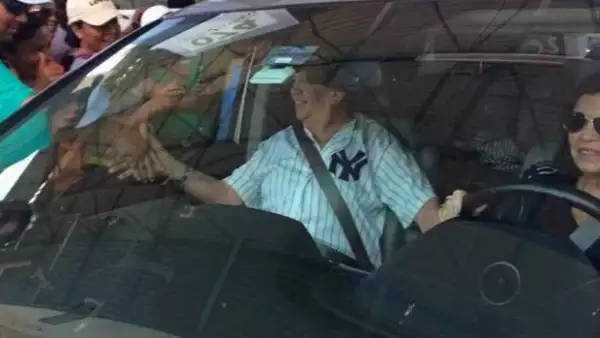 El conductor se dirigía a pasar unos días en el puerto de Acapulco pero fue interceptado por los maestros de la Ceteg que buscaban el apoyo de los viajeros en contra de la reforma educativa.