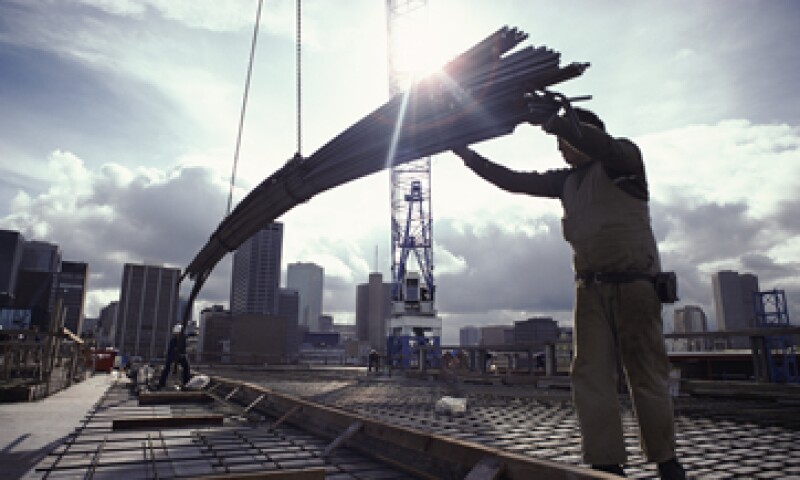 El Plan de Infraestructura incluyó también recursos para la vivienda y el sector salud, entre otros sectores. (Foto: Getty Images)