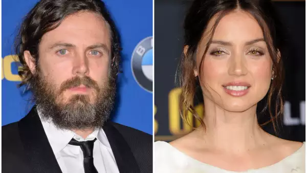 Casey Affleck y Ana de Armas.