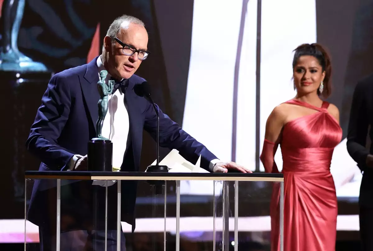 Michael Keaton y Salma Hayek