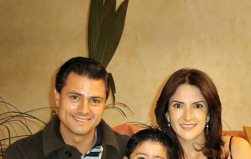 Maritza sostuvo un romance con el candidato del PRI por nueve años y hoy subió una foto de él con su hijo en su cuenta de la red social.