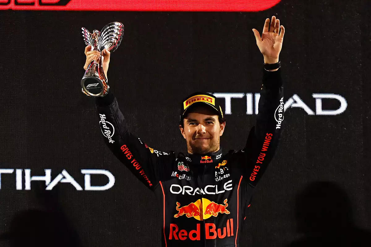 Checo Pérez queda tercero en Fórmula 1 y Max Verstappen es bicampeón