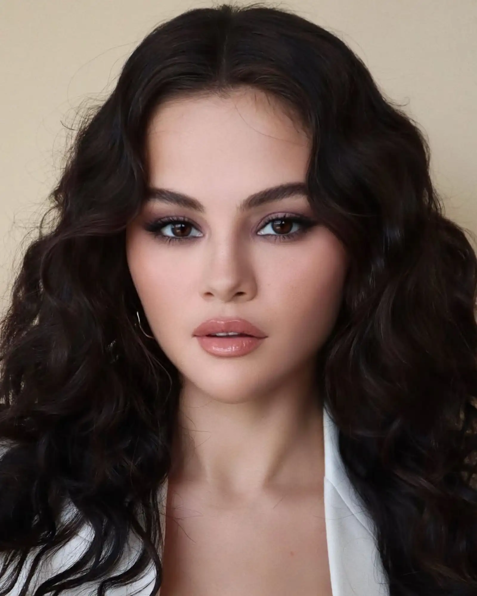 selena-gomez-eye-liner.jpg