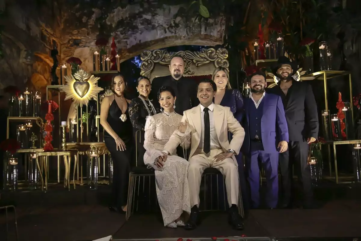 Ángela Aguilar y Christian Nodal
