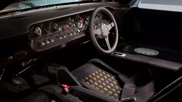 GT40 int.jpg
