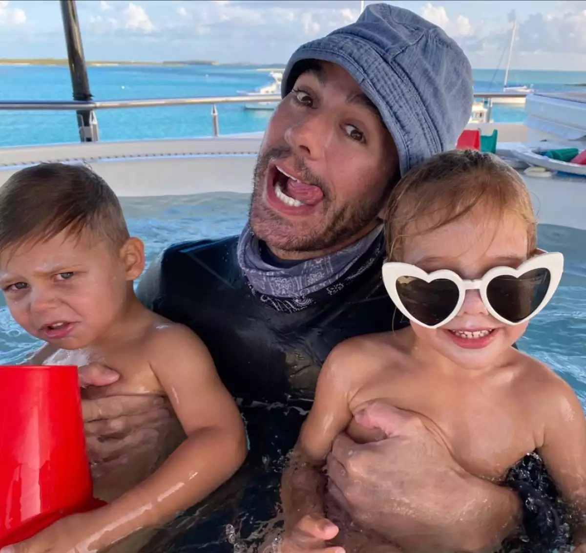 Enrique Iglesias y sus hijos Nicholas y Lucy