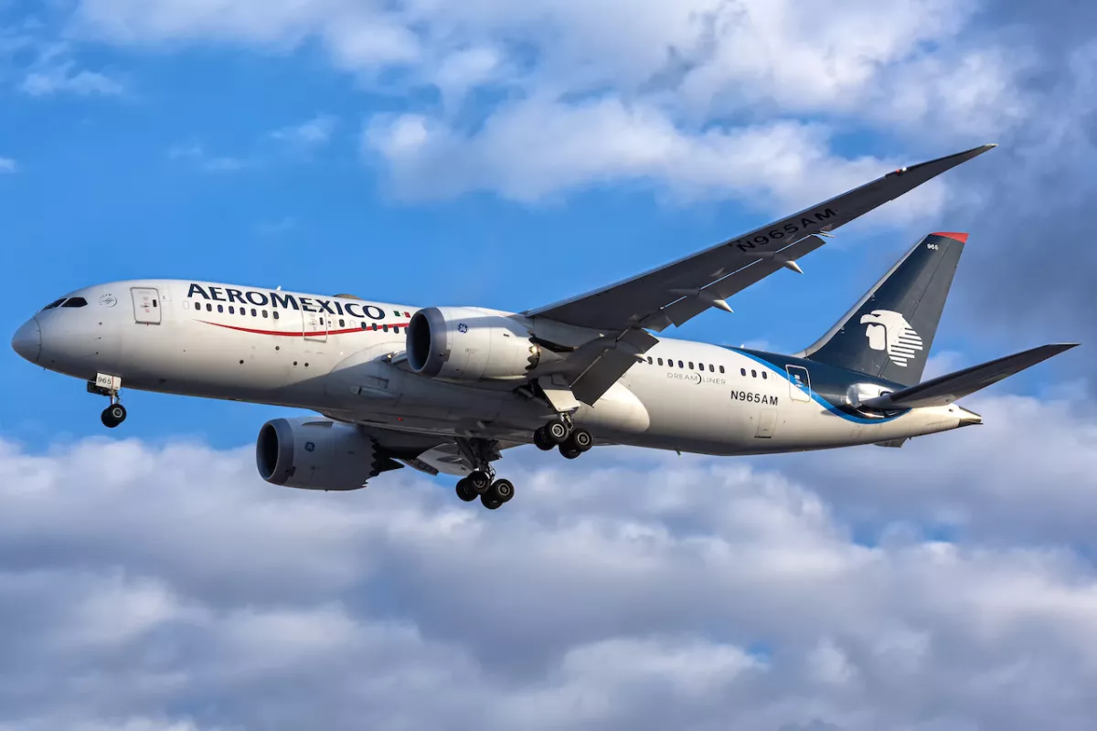 Un avión de Aeroméxico, que sí tendrá vuelos desde San Lucía, el nuevo aeropuerto de CDMX. 