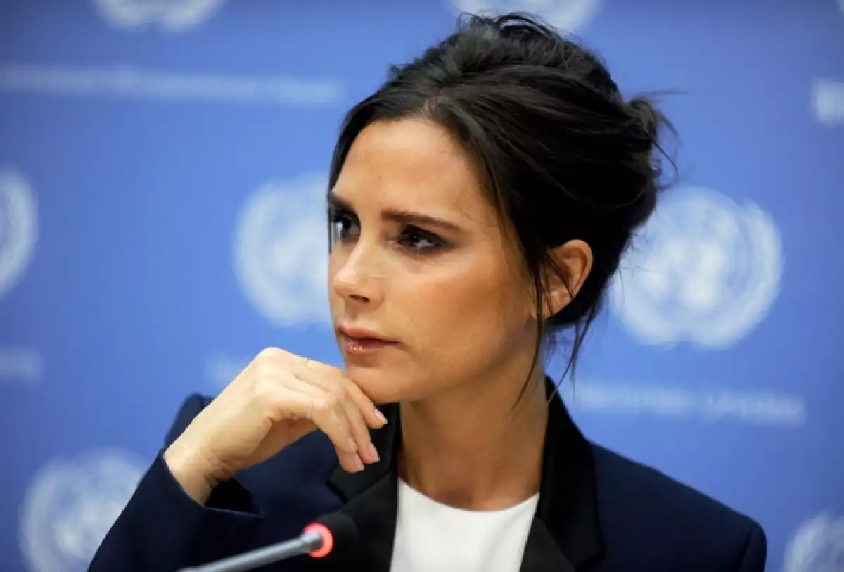 Victoria, madre de cuatro hijos con su marido David Beckham, Brooklyn (15), Romeo (12), Cruz (9) y Harper (3).