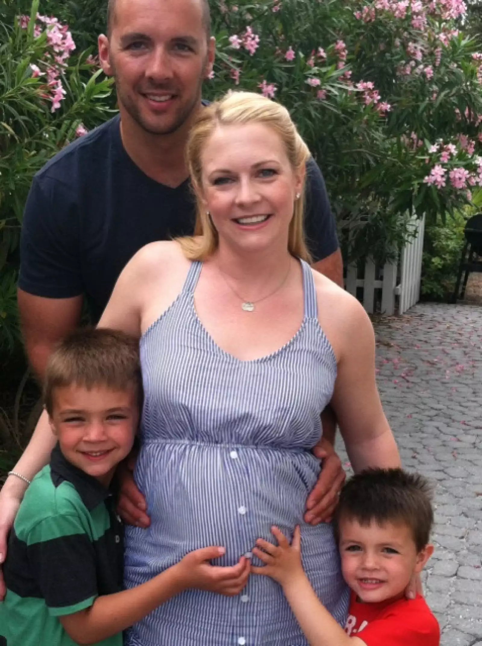 Melissa Joan Hart y Wilkerson se casaron en 2003 y tienen dos hijos: Mason y Braydon. Ahora esperan a su tercer bebé.