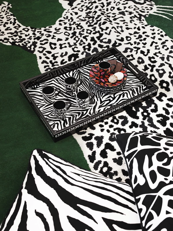 Foto: H&M Home; bandeja $799 pesos, tazas $449 pesos, platos $499 pesos