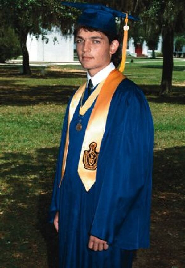 Se graduó de la prepa Monteverde, en Florida, con uno de los mejores promedios.