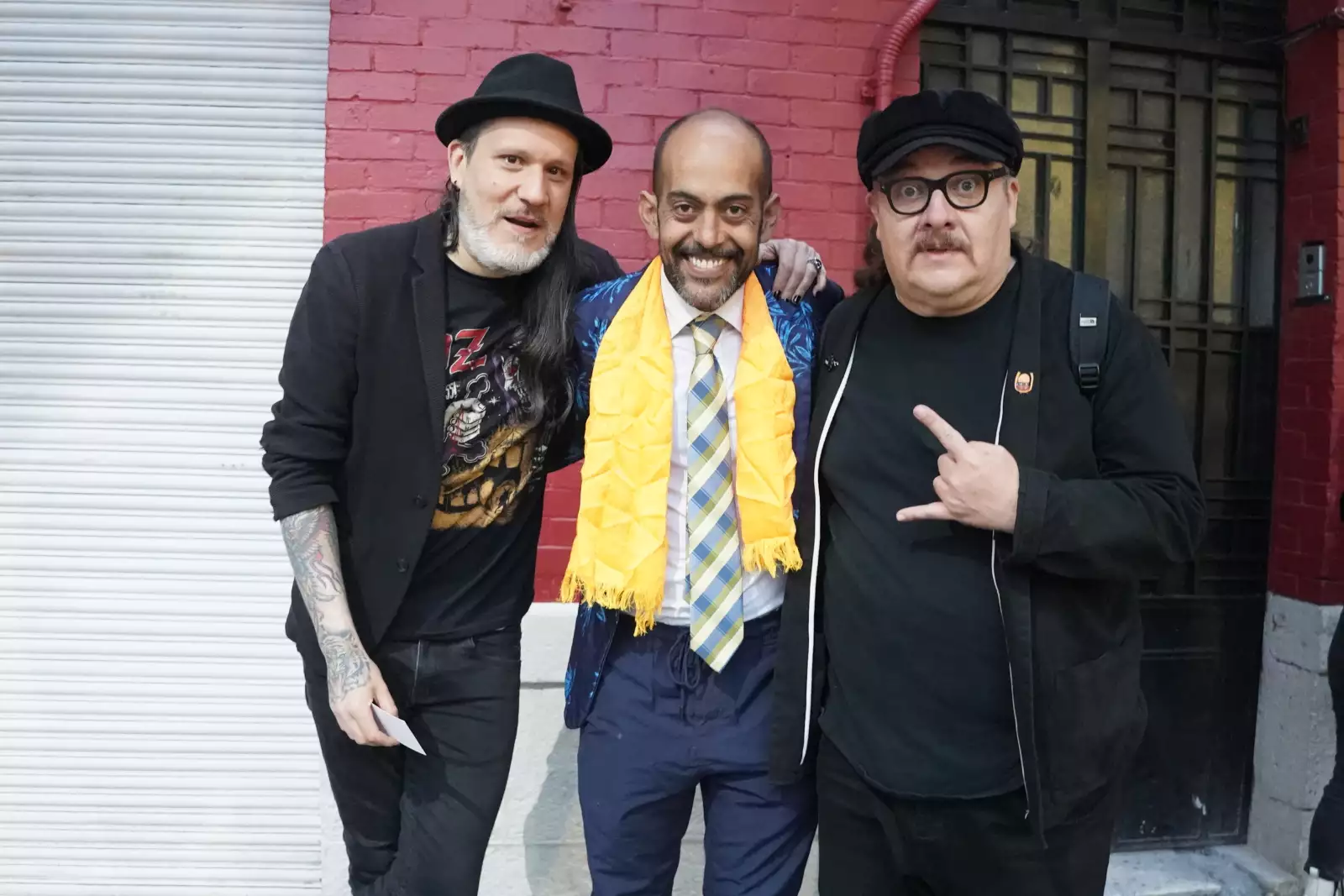 Astro, Mark y Marcello Lara