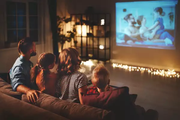 Convierte tu jardín en una sala de cine con estos gadgets 
